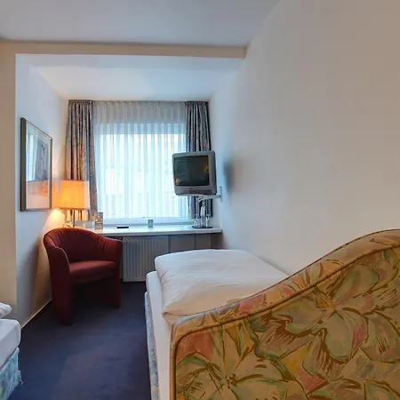 Centro Arde City, Trademark Collection By Wyndham 2* Colonia