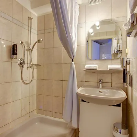 Centro Arde City, Trademark Collection By Wyndham 2* Colonia