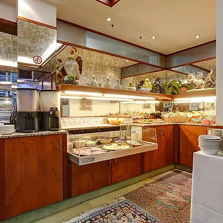 Centro Arde City, Trademark Collection By Wyndham 2* Colonia